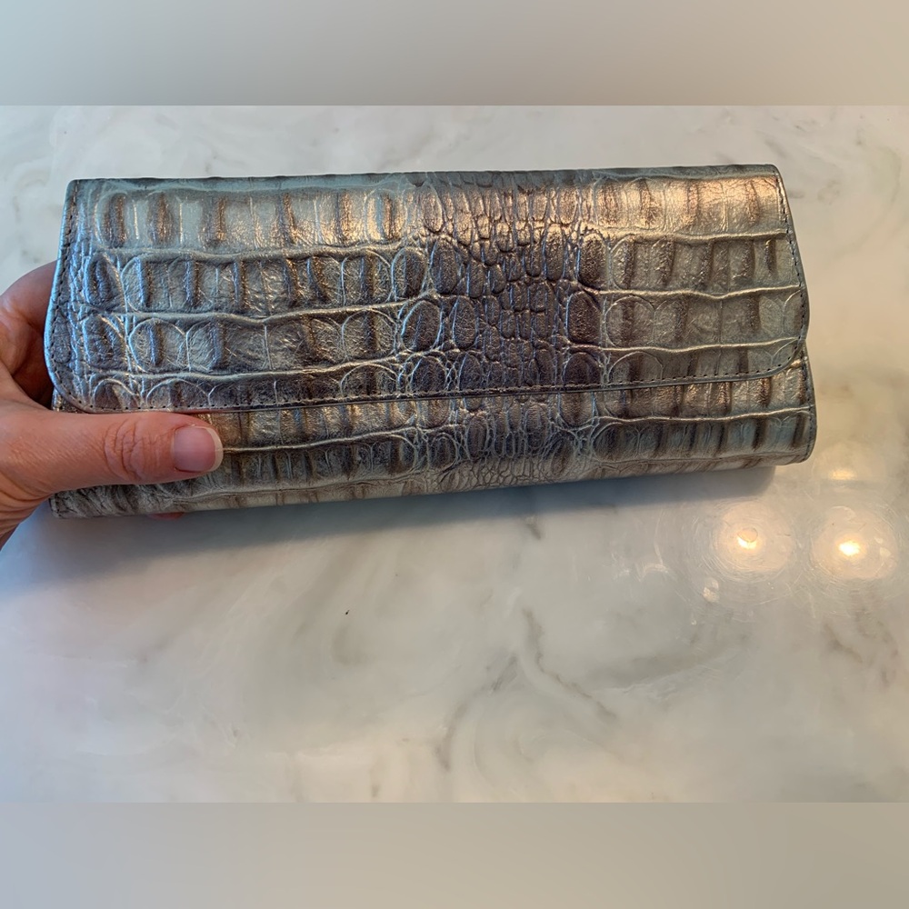 Vintage ✨ Silver Crocodile-Embossed Clutch